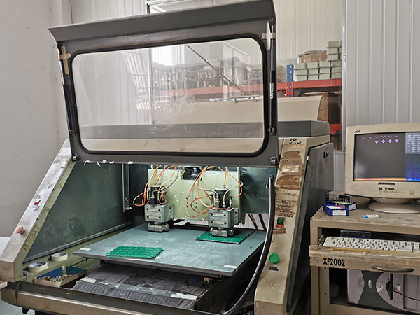 數(shù)控銑邊機(jī)